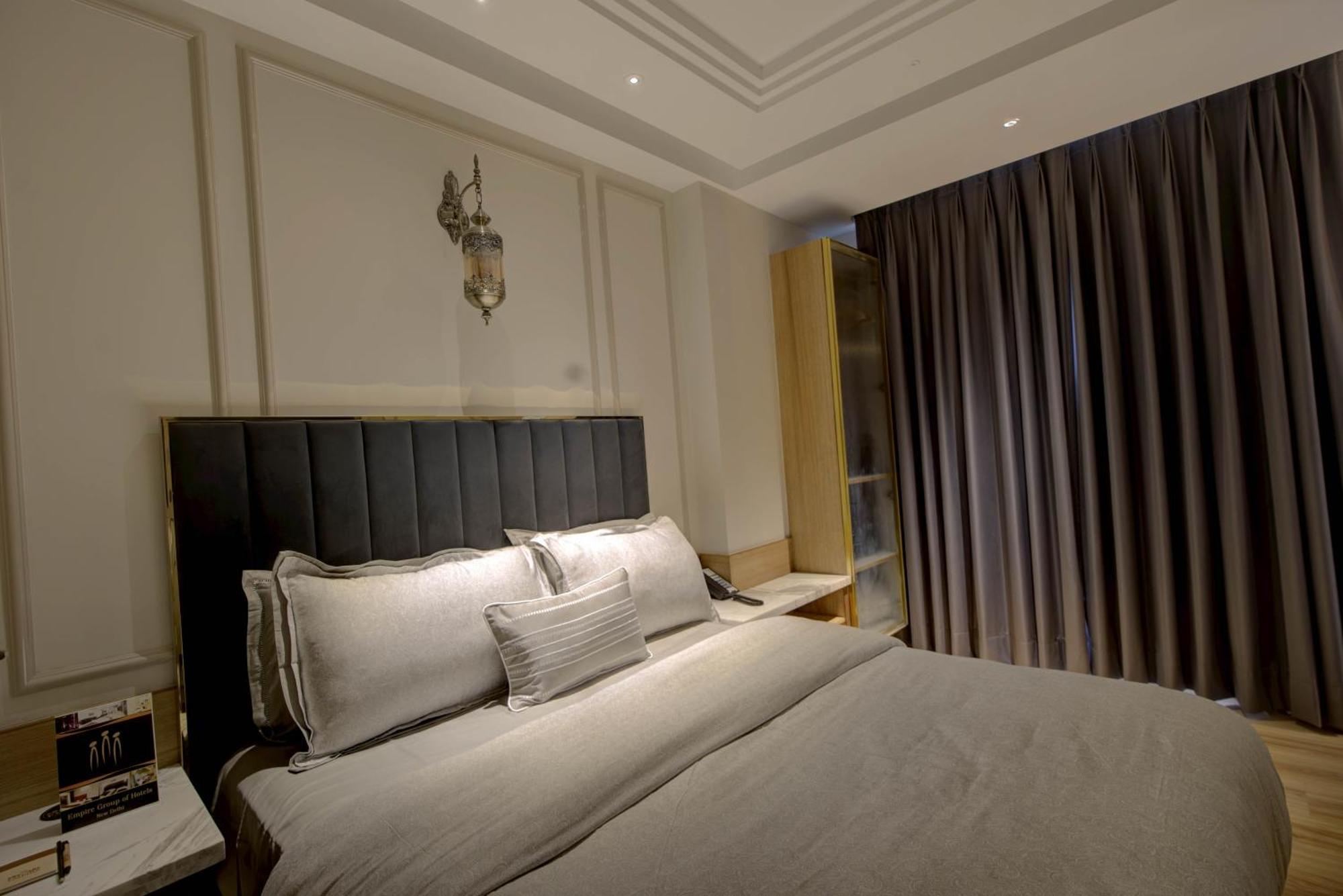 Empire Platinum Suites Nuova Delhi Esterno foto