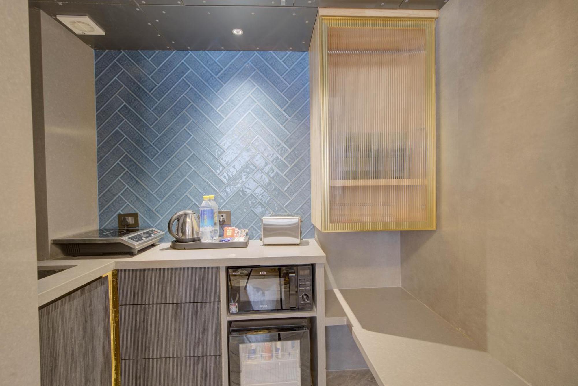 Empire Platinum Suites Nuova Delhi Esterno foto