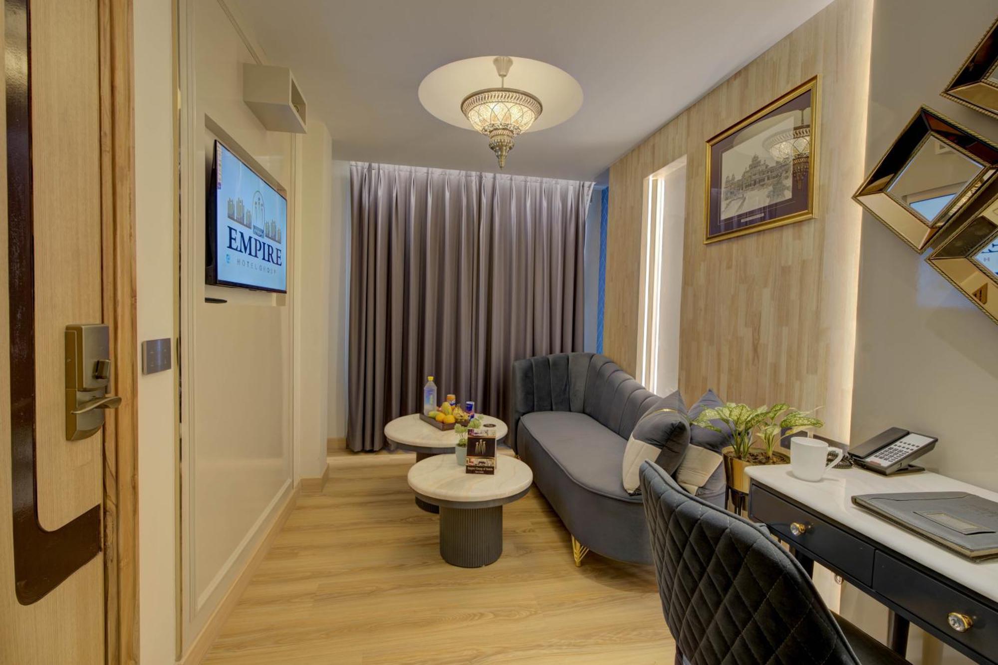 Empire Platinum Suites Nuova Delhi Esterno foto
