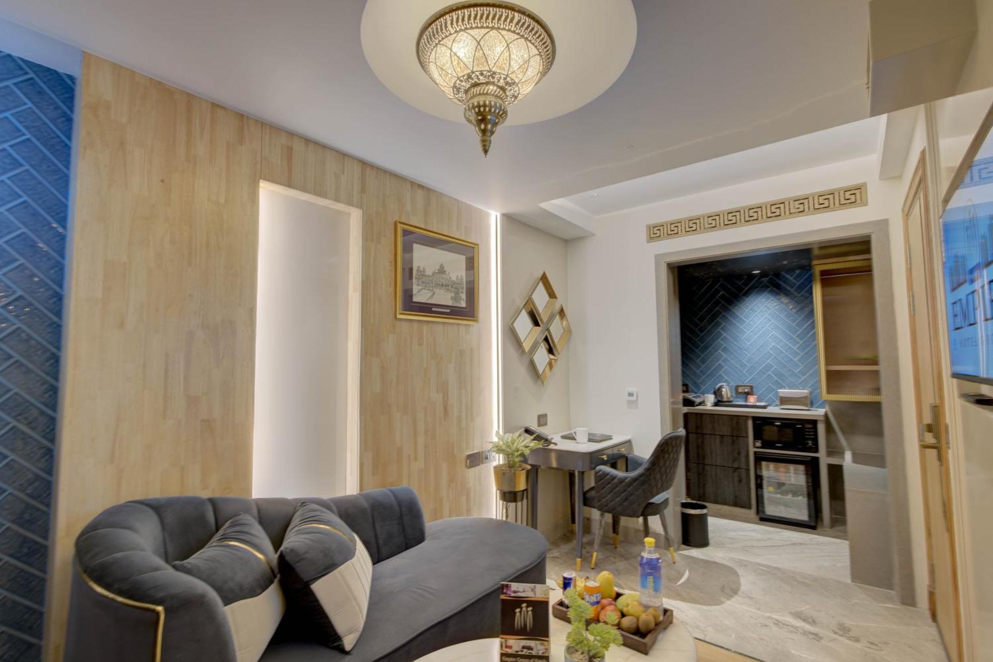 Empire Platinum Suites Nuova Delhi Esterno foto