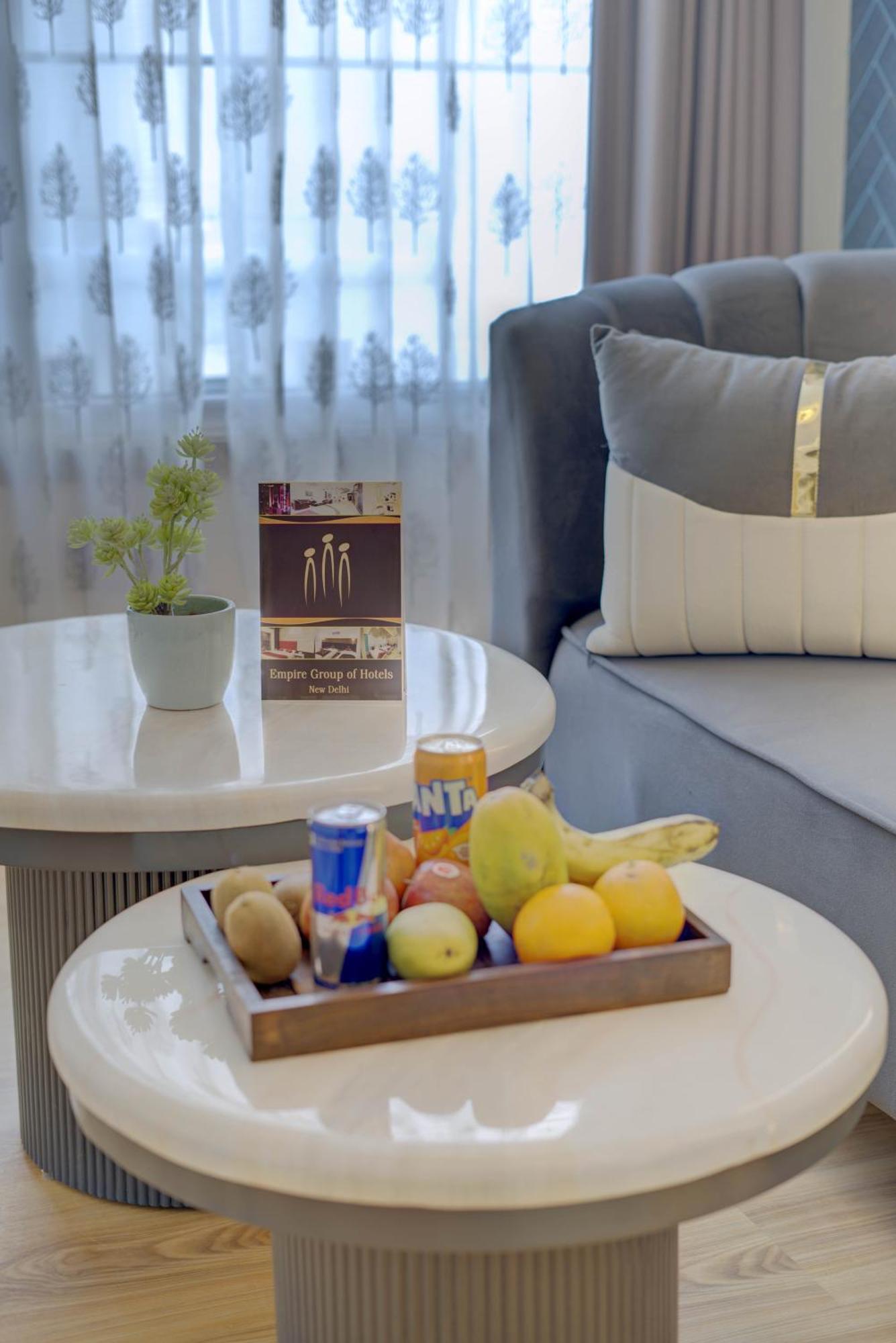 Empire Platinum Suites Nuova Delhi Esterno foto
