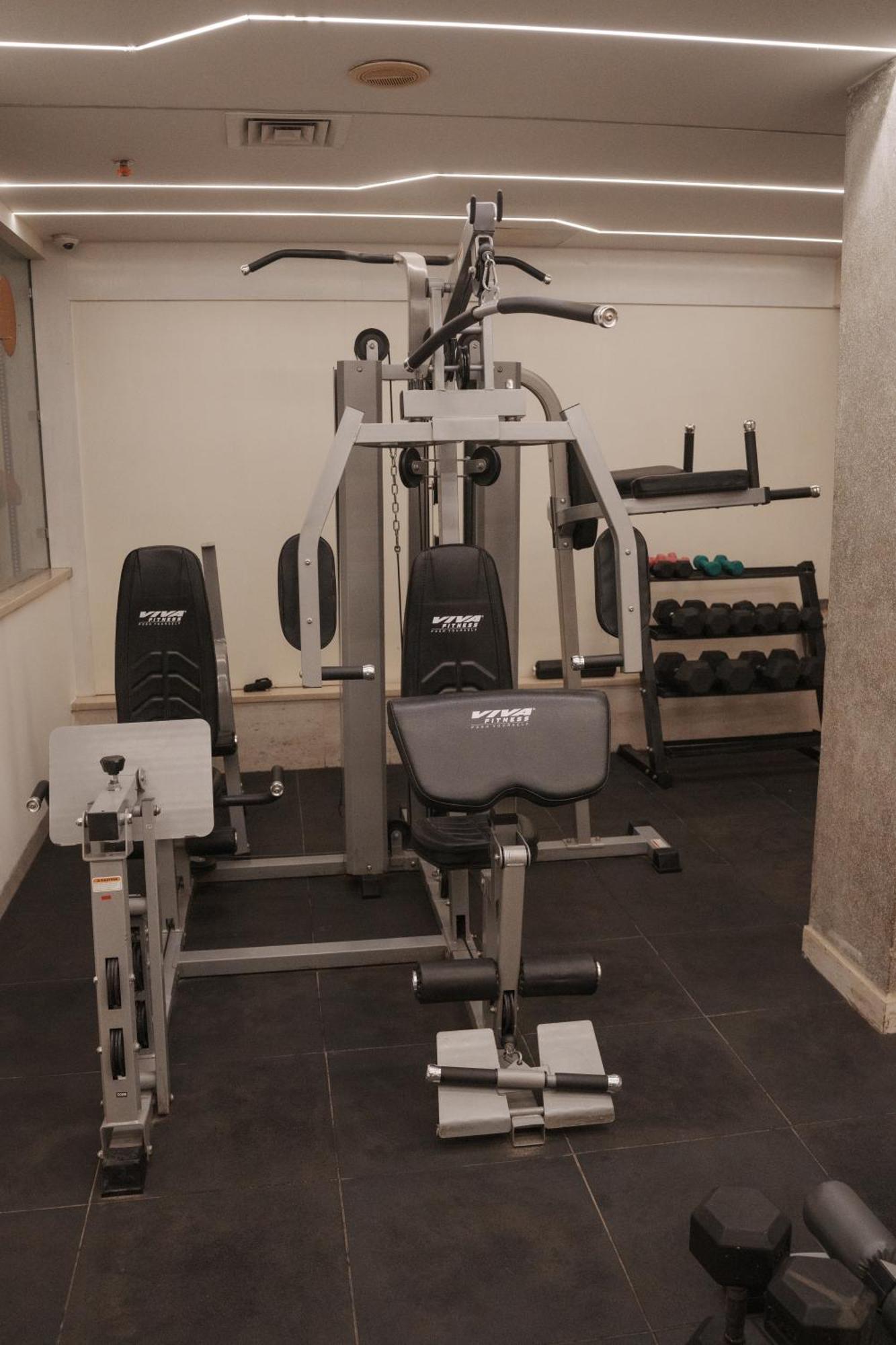 Empire Platinum Suites Nuova Delhi Esterno foto